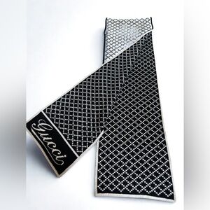 Gucci Wool Black and White Scarf